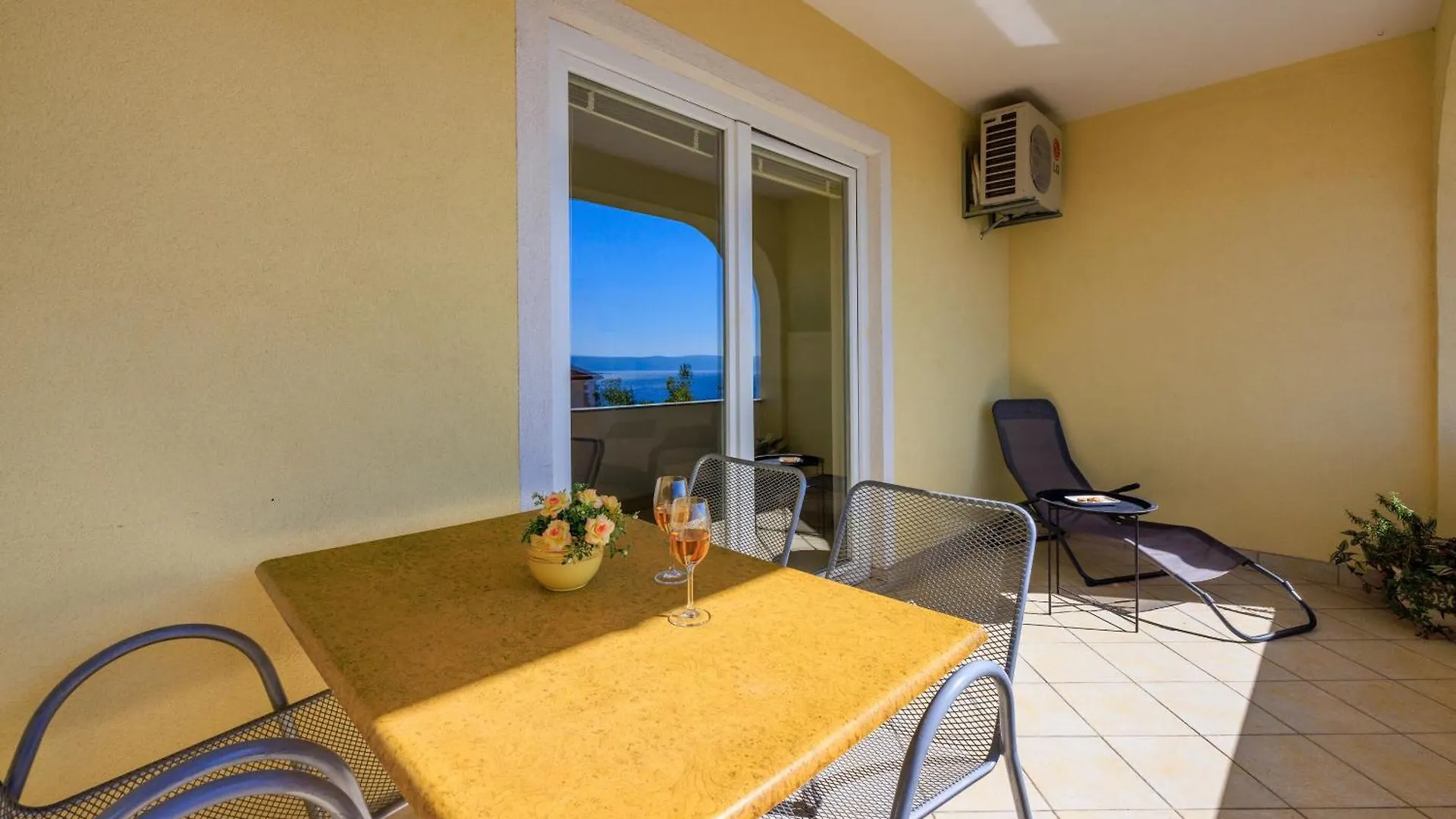 Apartments Petak Dramalj 0*,  Kroatien